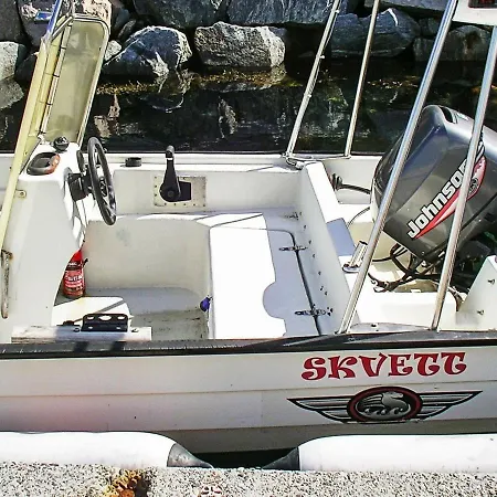 8 Person In * Åfarnes
